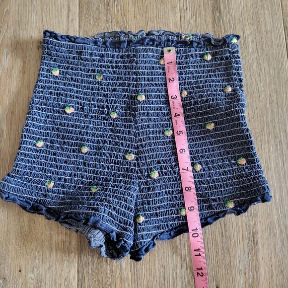 UO Peach Embroidered Ruffle High Rise Pin-up Short S - Picture 3 of 8